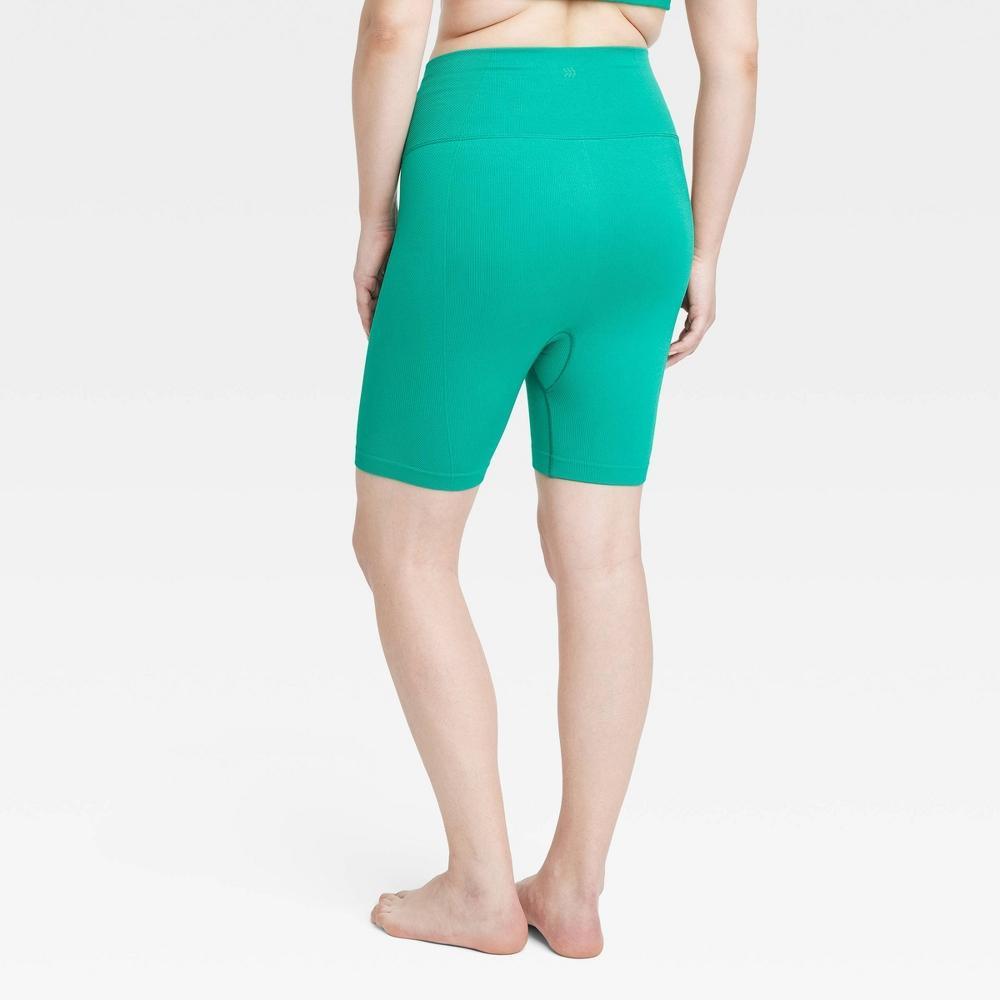 Womens Seamless High-Rise Rib Bike Shorts 6 - All In Motion M Product Image