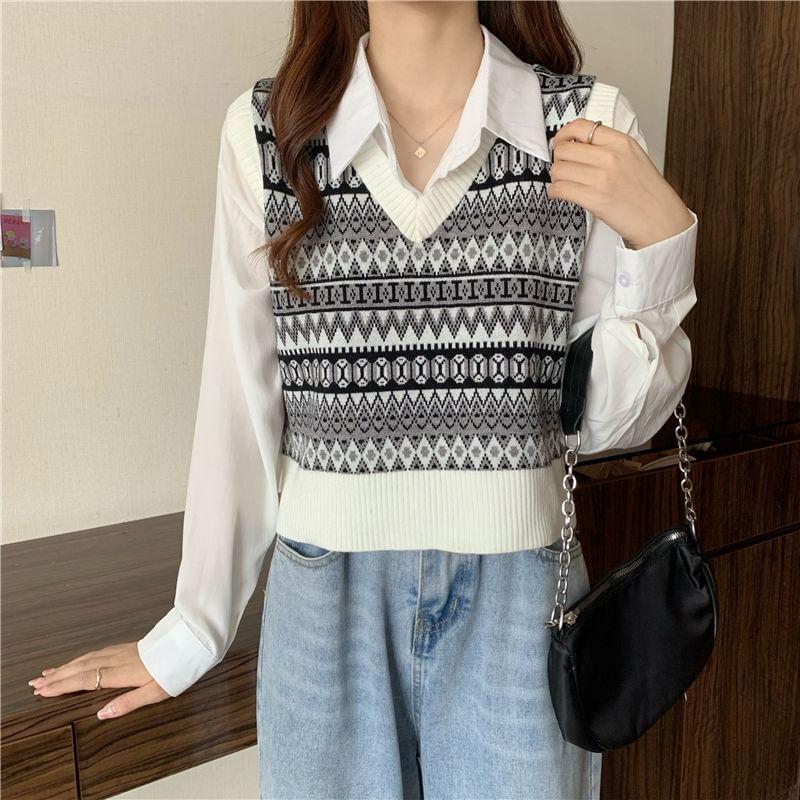 V-Neck Patterned Sweater Vest Product Image