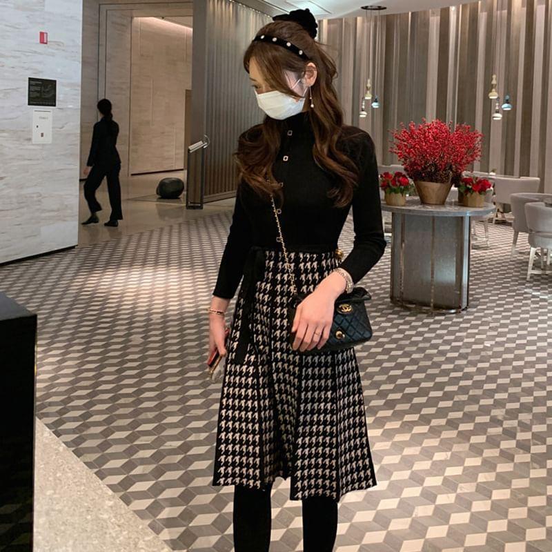 Long-Sleeve Mock Neck Houndstooth Tie Waist A-Line Knit Dress Product Image