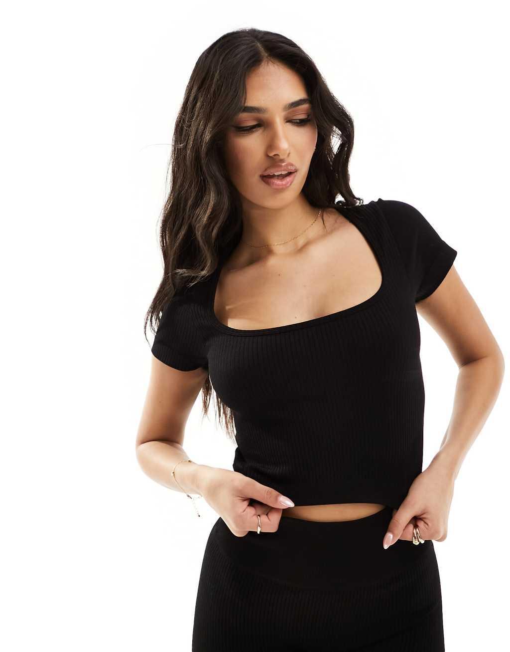 ASOS 4505 Icon seamless rib performance t-shirt in black product image