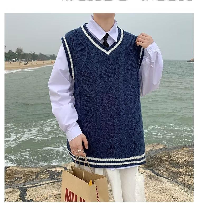 V-Neck Argyle Oversized Sweater Vest Product Image