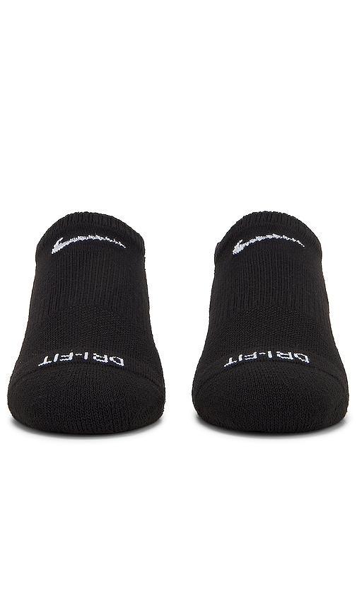 Nike Everyday Plus Cushion Training No Show 6 pair sock set in Black. Product Image