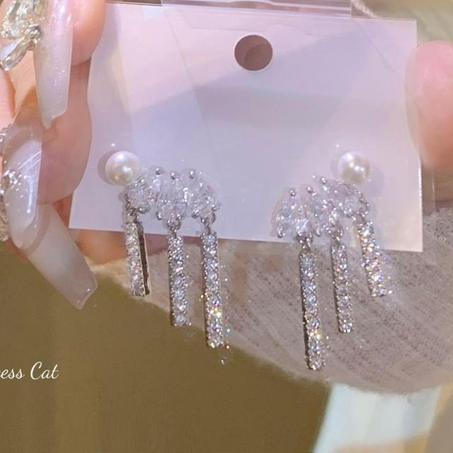 Faux Pearl Rhinestone Alloy Crawler Earring Product Image