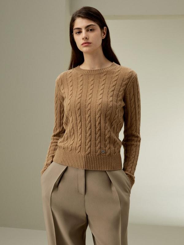 Classic Cable Knit Sweater with Ribbed Edges Product Image