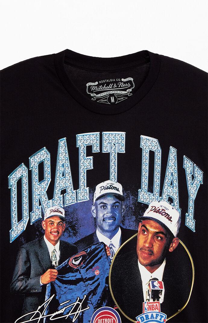 Mitchell & Ness Men's Draft Day Detroit Pistons Grant Hill Concert T-Shirt Product Image