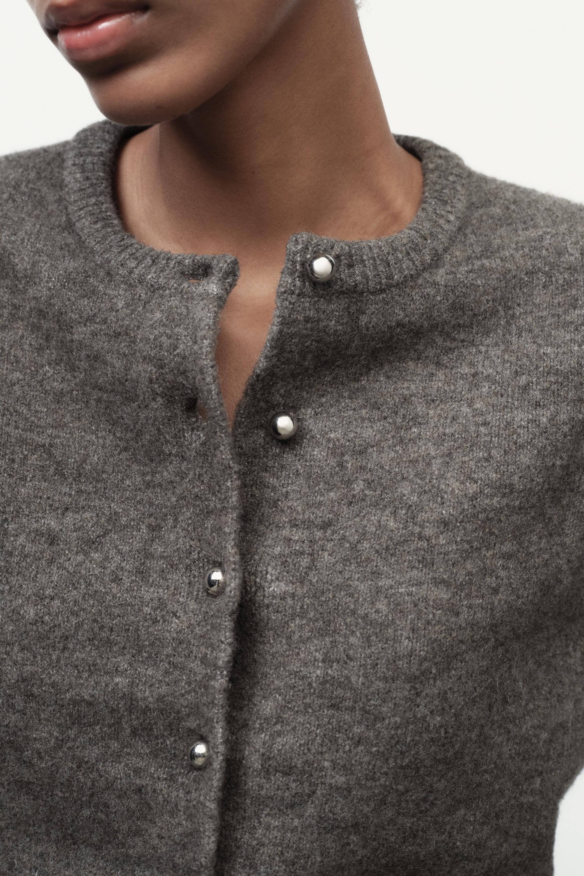 METAL BUTTONS KNIT CARDIGAN Product Image