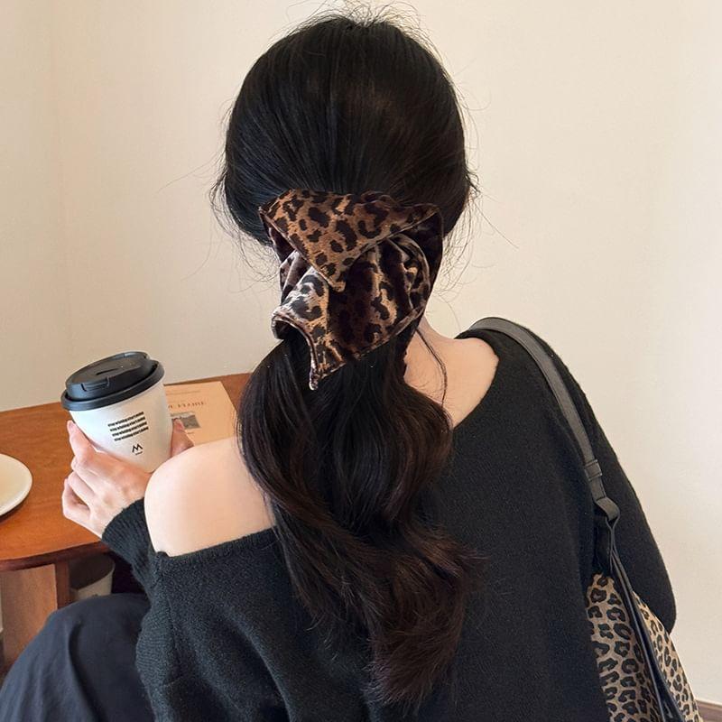 Leopard Print Velvet Scrunchie Product Image