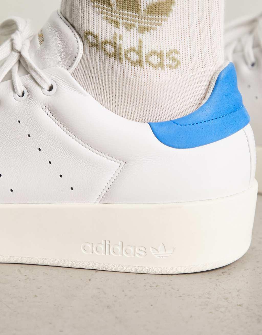 adidas Originals Stan Smith Relasted sneakers in white with blue detail Product Image