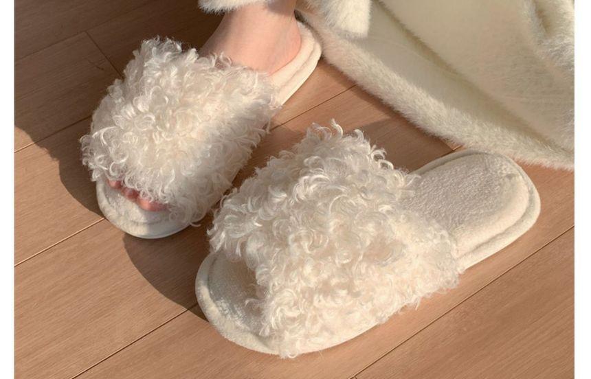 Fluffy Slippers Product Image