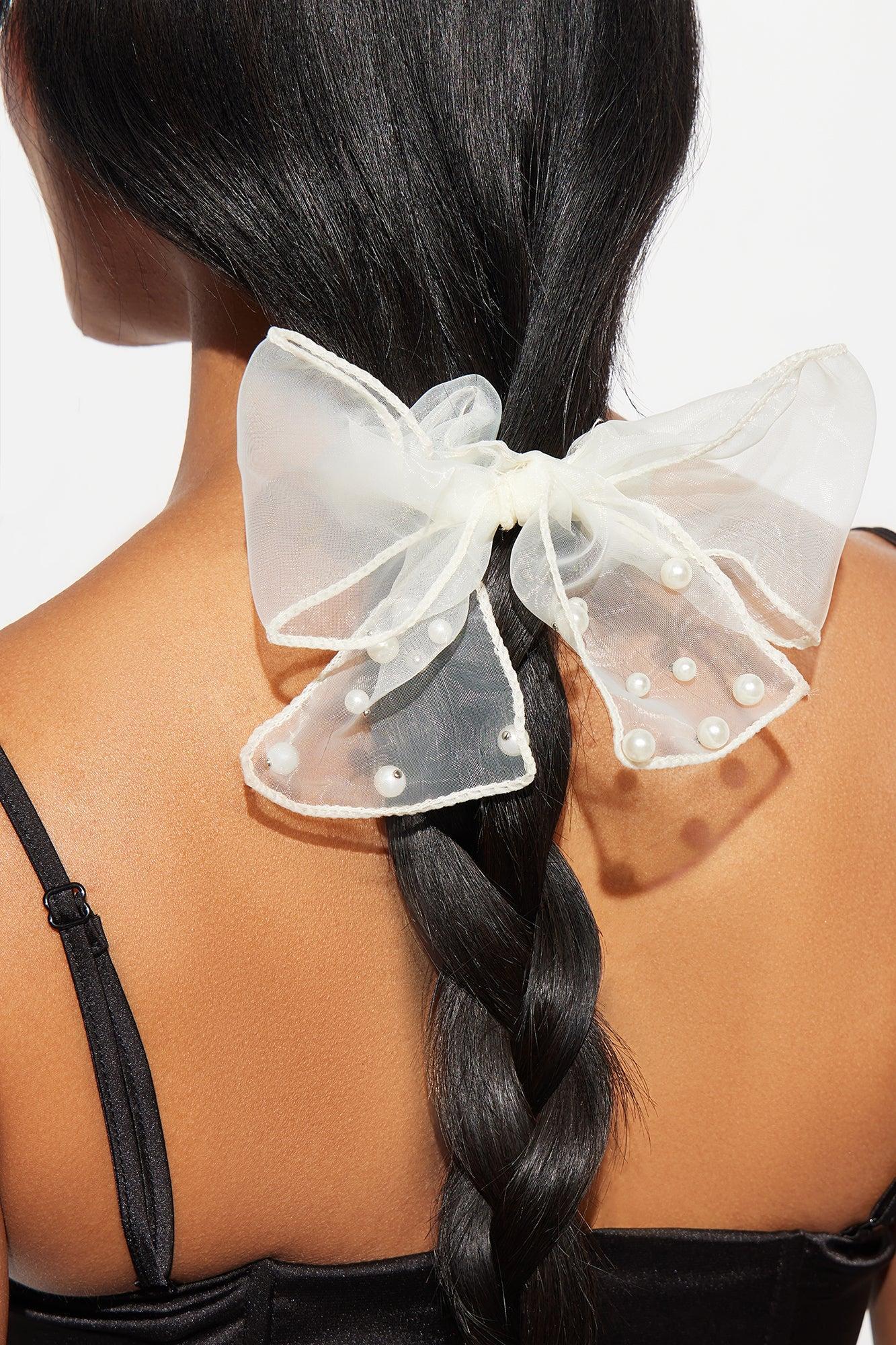 Bow Of Pearls 2 Piece Scrunchie Set - White/Black Product Image