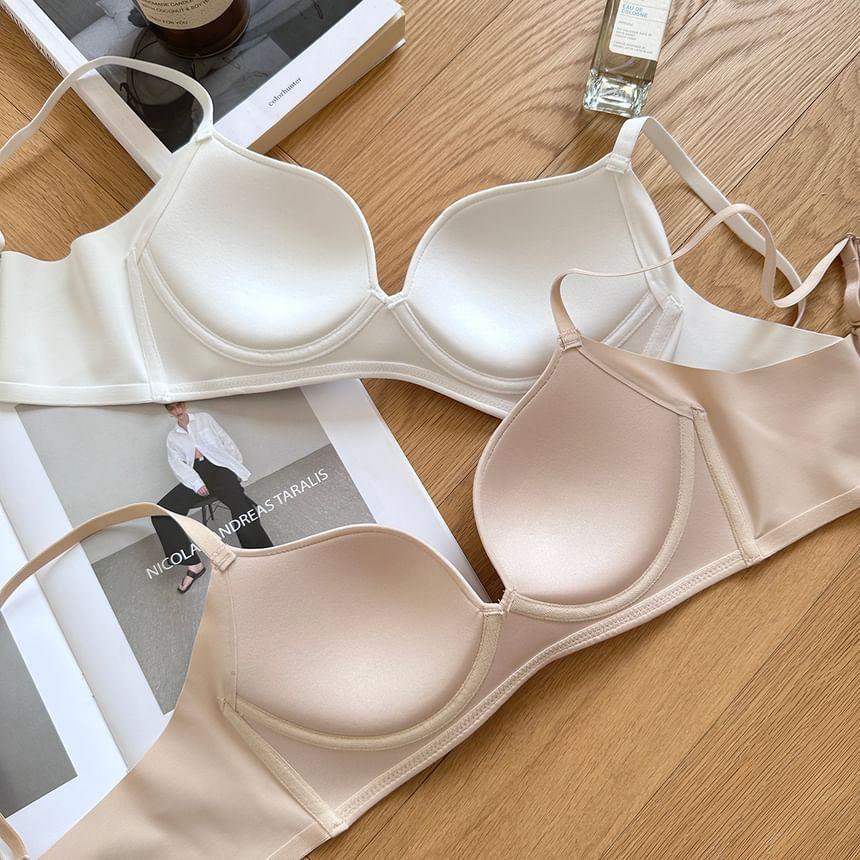 Plain Wireless Push Up Bra Product Image