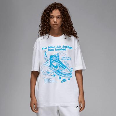 Jordan Women's Oversized Graphic T-Shirt Product Image