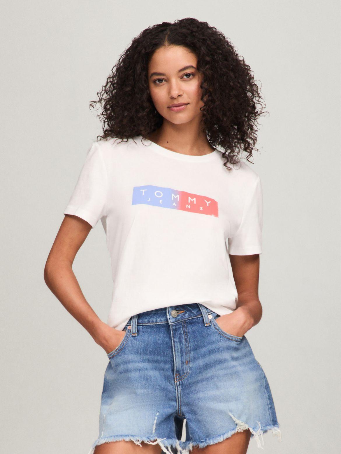 Tommy Hilfiger Women's Tommy Jeans Logo T-Shirt Product Image