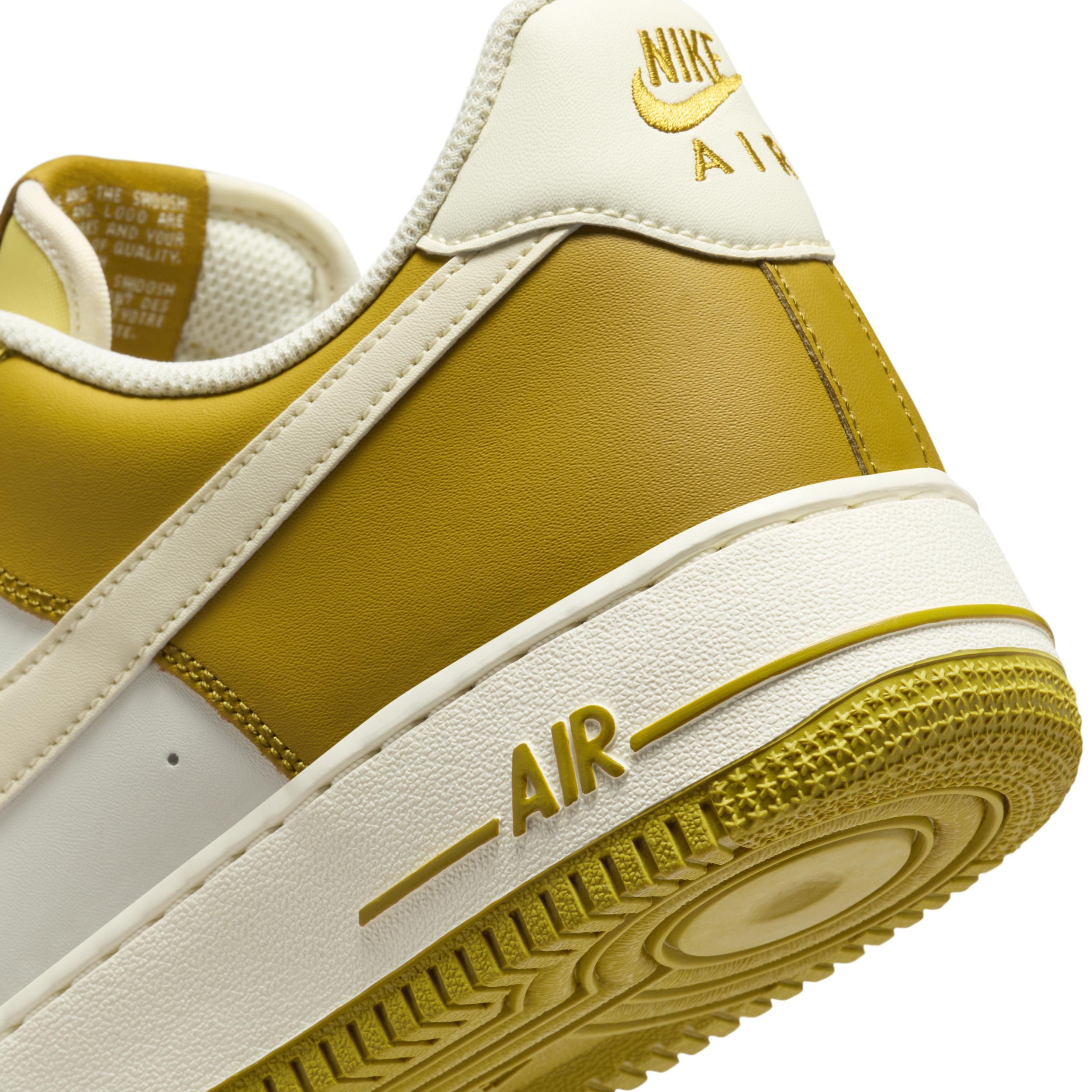 Nike Men's Air Force 1 '07 Shoes Product Image