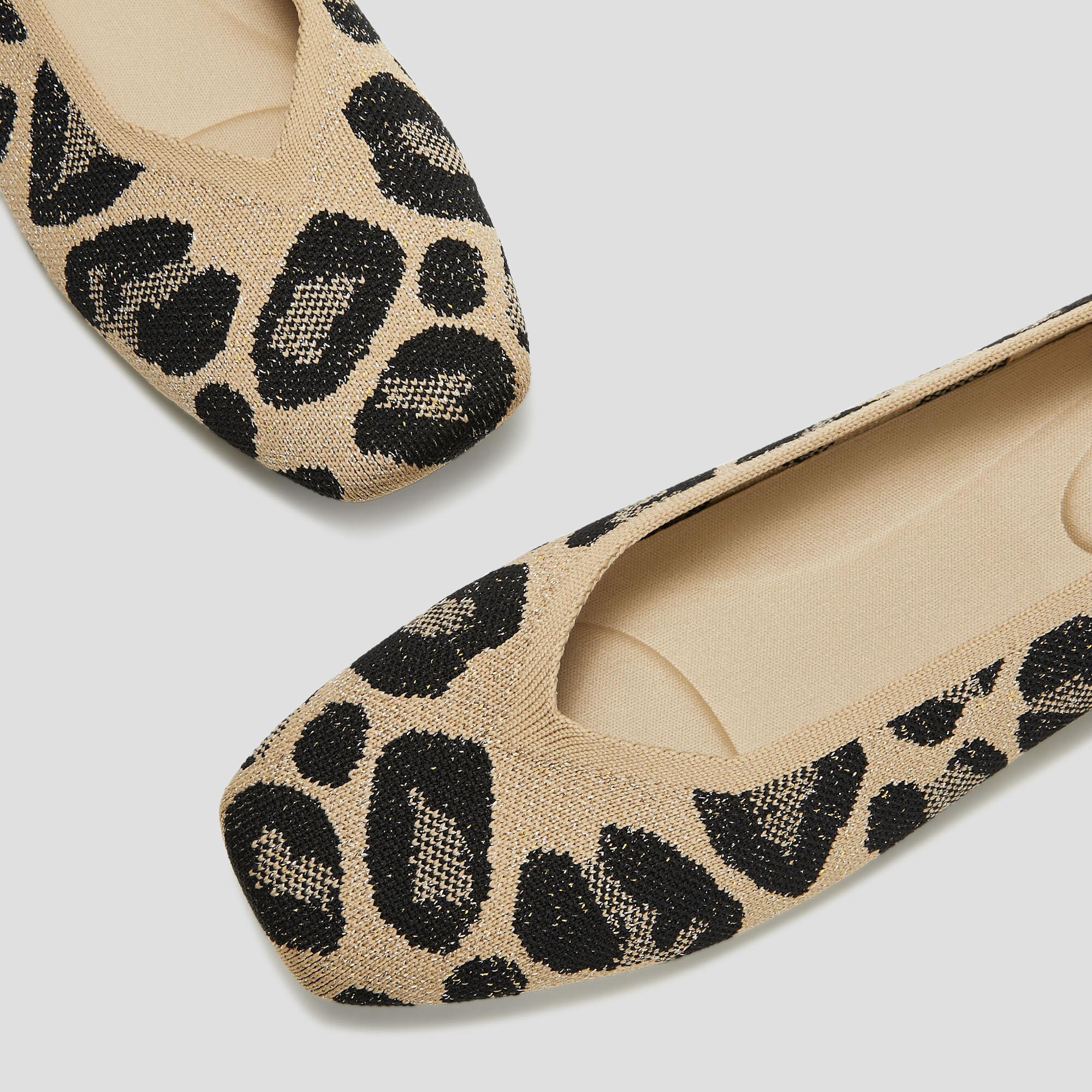 Square-Toe V-Cut Flats (Margot 2.0) Product Image