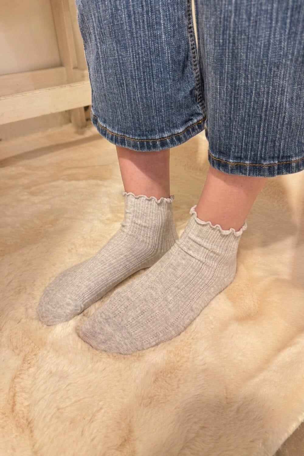 Ruffle Ribbed Socks Product Image