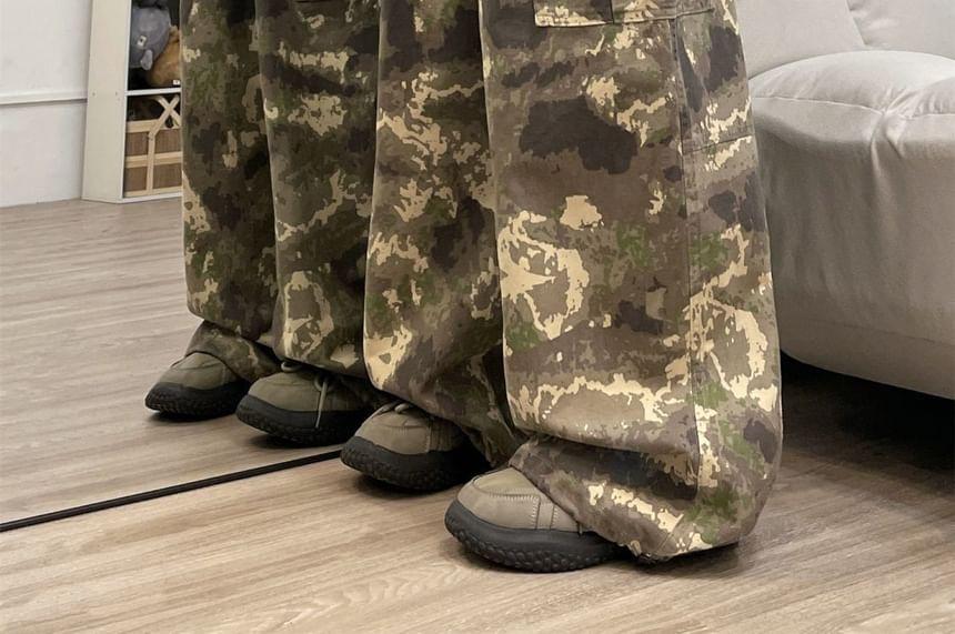 Drawstring Waist Camo Print Wide Leg Cargo Pants Product Image