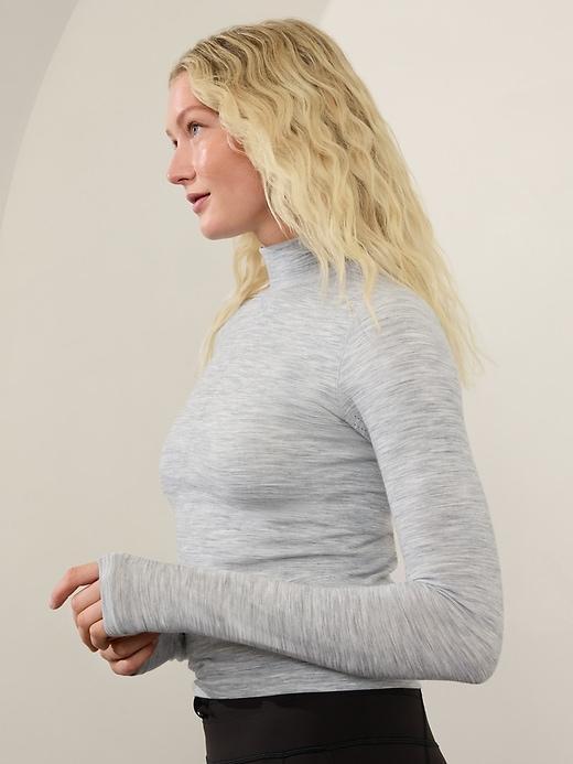 Ascent Seamless Turtleneck Product Image