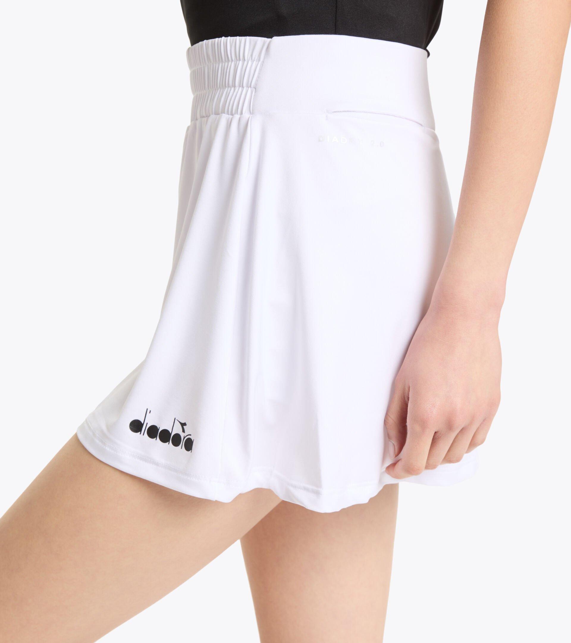 L. CORE SKIRT Product Image