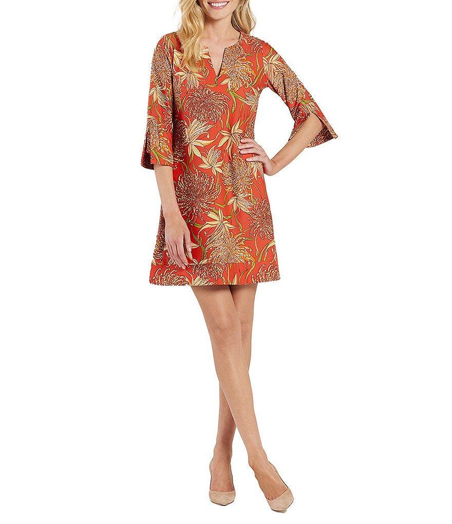 Jude Connally Megan Classic Mums Print Jude Cloth Stretch Knit 3/4 Sleeve Split V-Neck Shift Dress Product Image