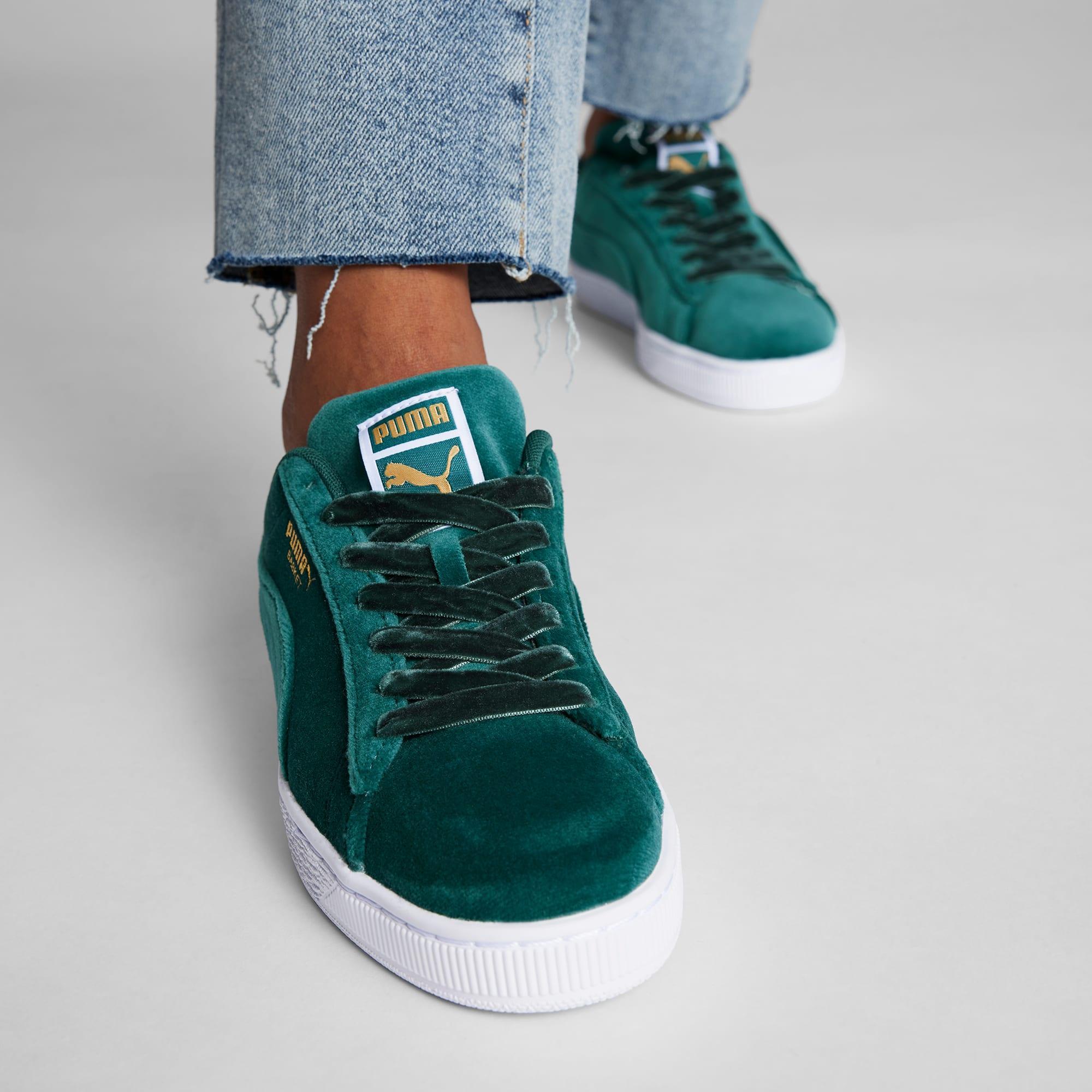 Basket Classic Velvet Women's Sneakers Product Image