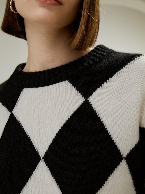 Round Neck Diamond Pattern Cashmere Sweater Product Image