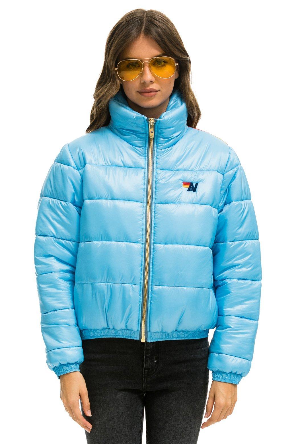 SUNBURST APRES PUFFER JACKET - GLOSSY SKY Female Product Image