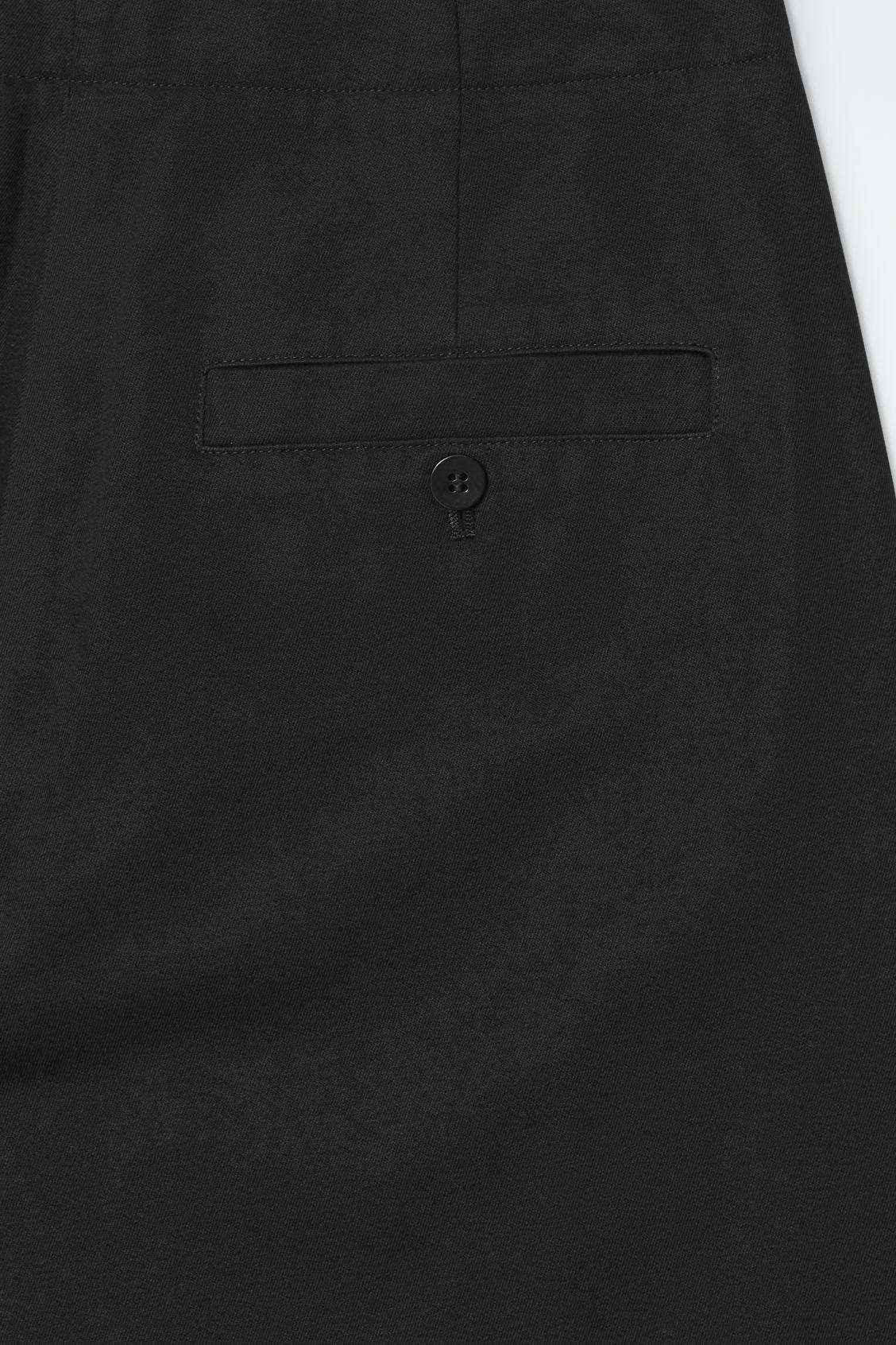 PLEATED BARREL-LEG CHINOS Product Image