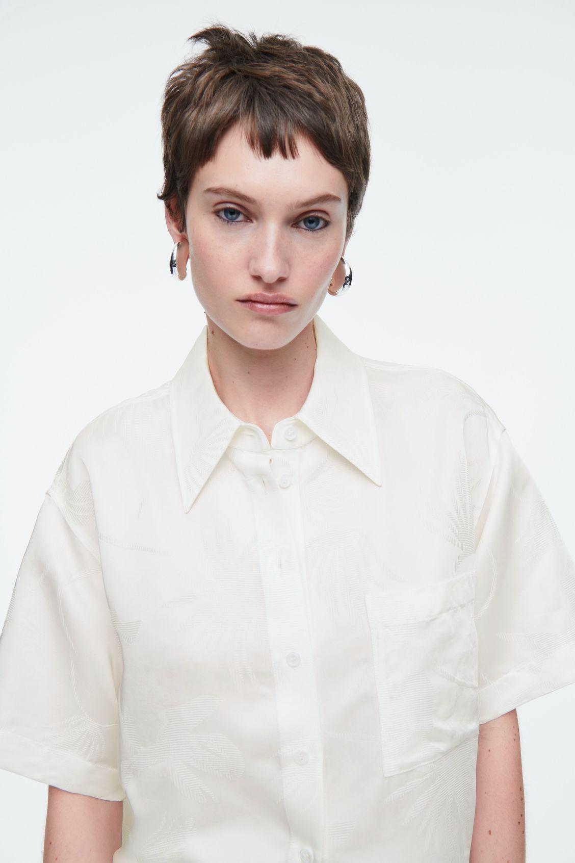 FLORAL-JACQUARD SHORT-SLEEVED SHIRT Product Image