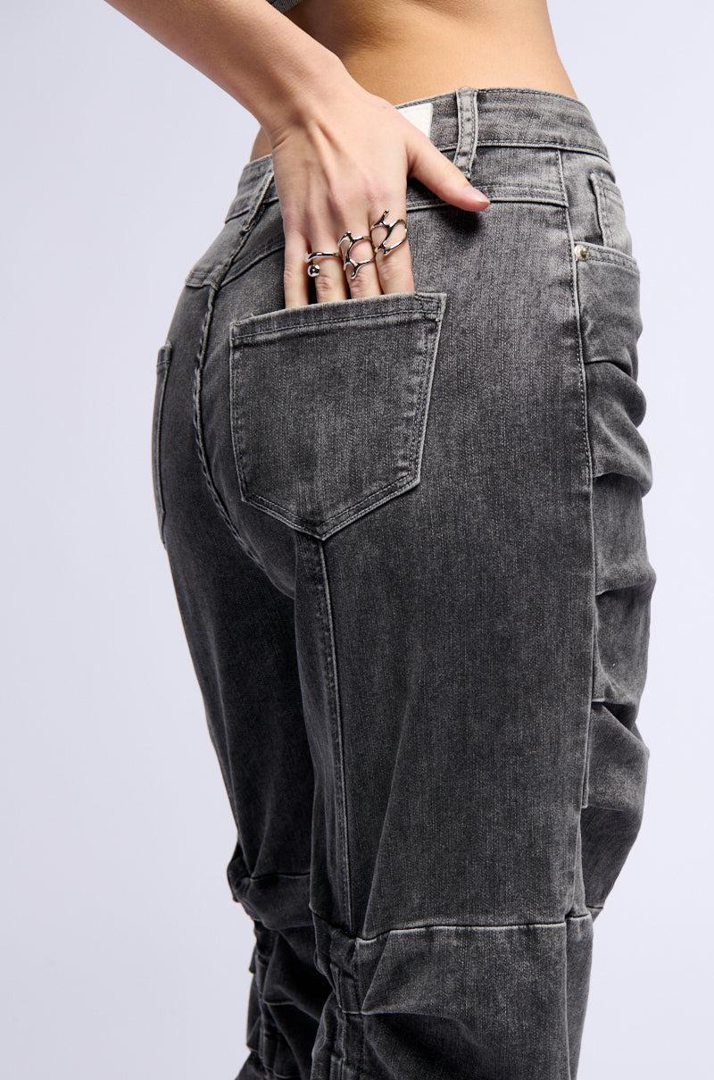 NEVER CHANGE RUCHED RELAXED FIT JEANS IN GRAY Product Image