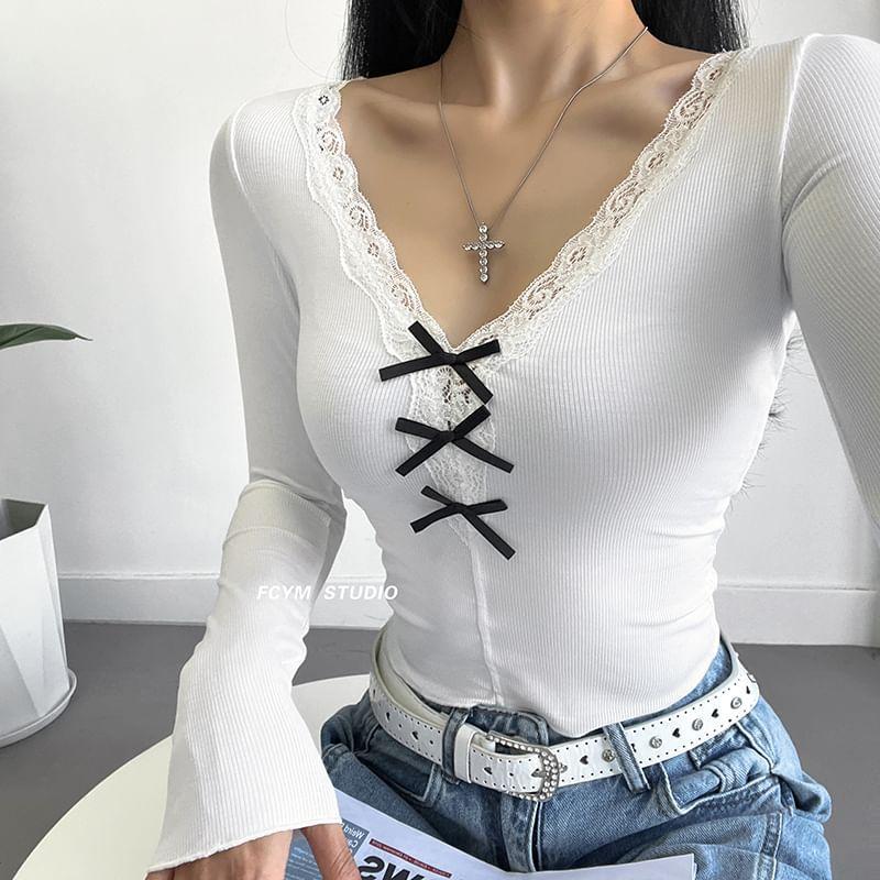 Long Sleeve V-Neck Plain Bow Panel Lace Top Product Image