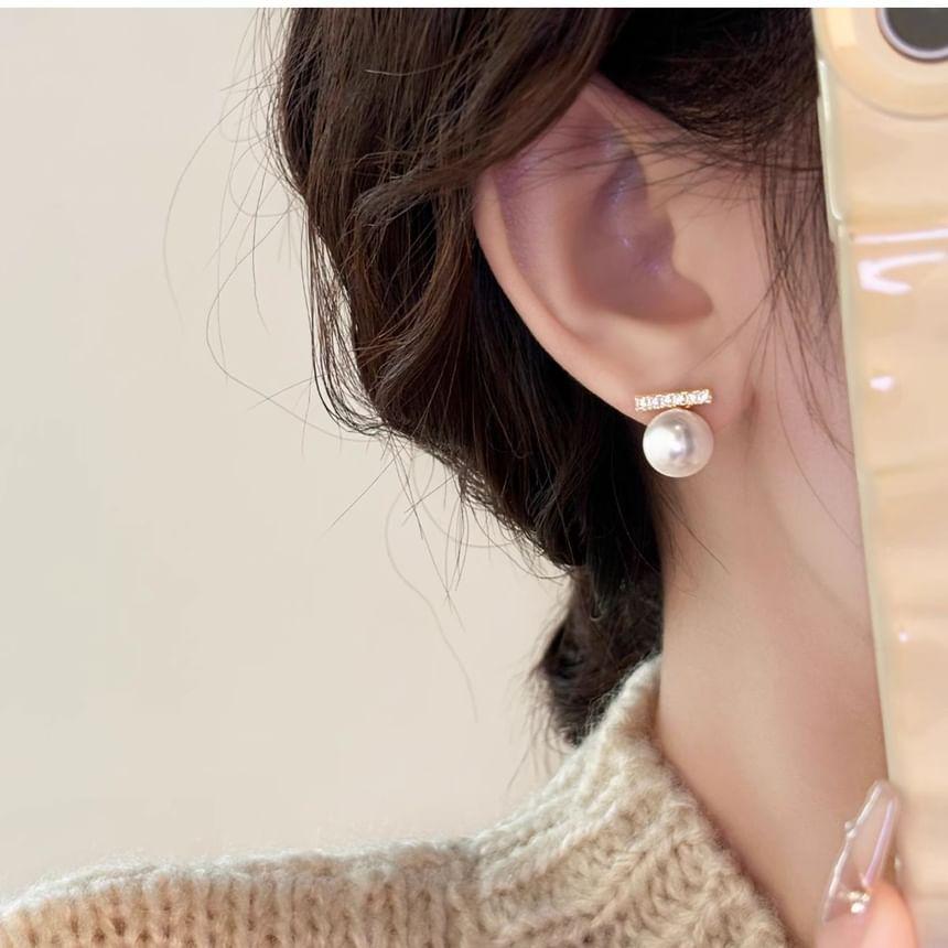 Rhinestone Faux Pearl Ear Stud Product Image