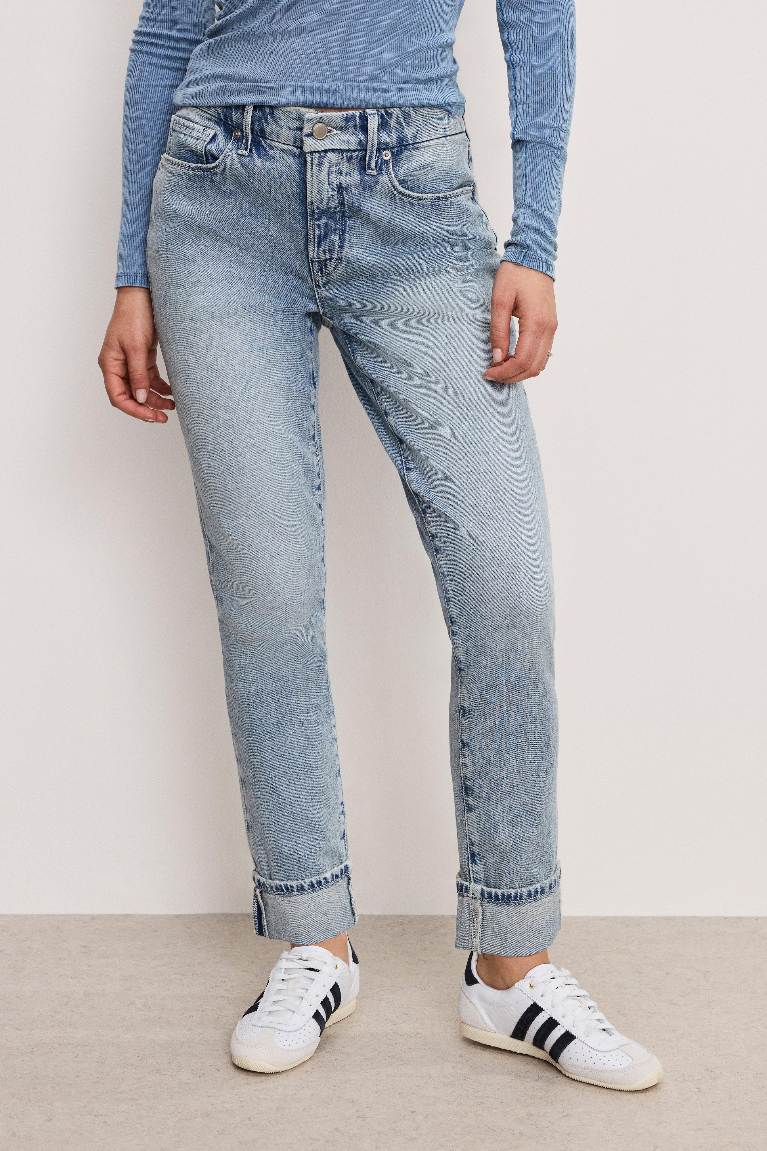 THE WEEKENDER JEANS | INDIGO750 Product Image