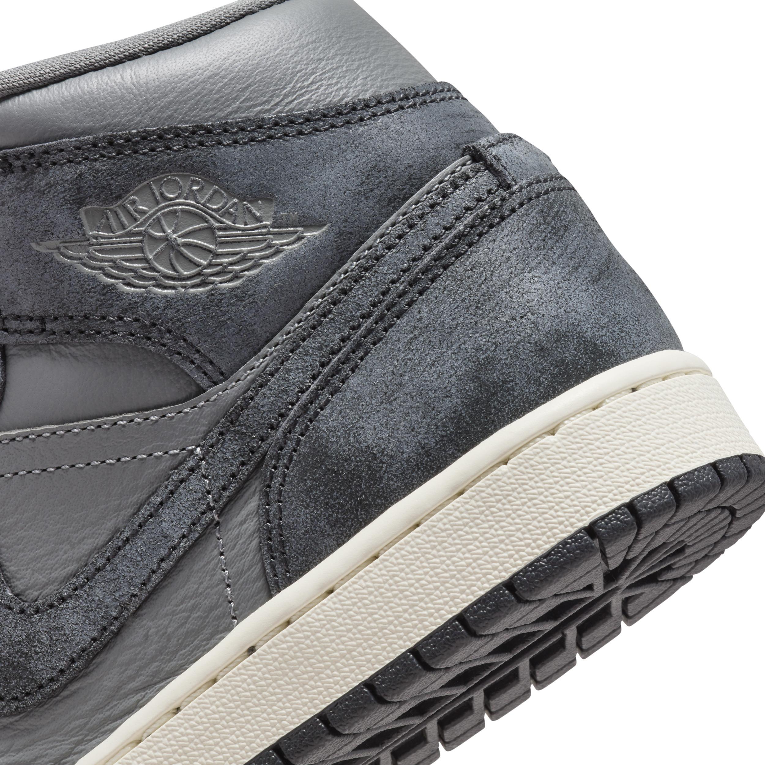 Women's Air Jordan 1 Mid SE Shoes Product Image