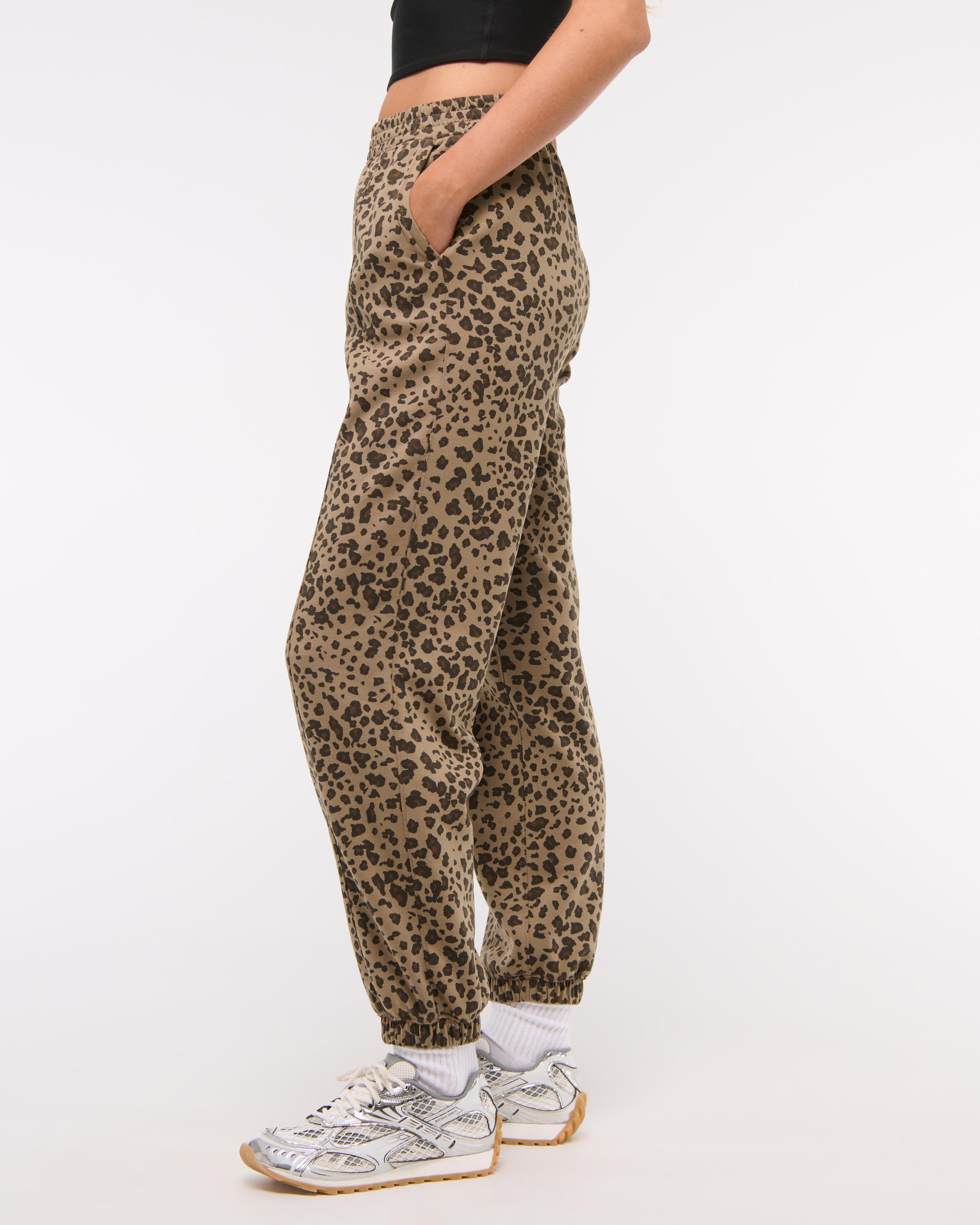 YPB neoKNIT Sweatpant Product Image