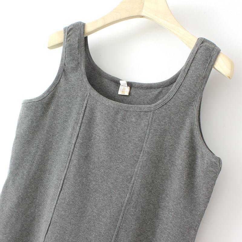 Plus Size Scoop Neck Tank Top Product Image