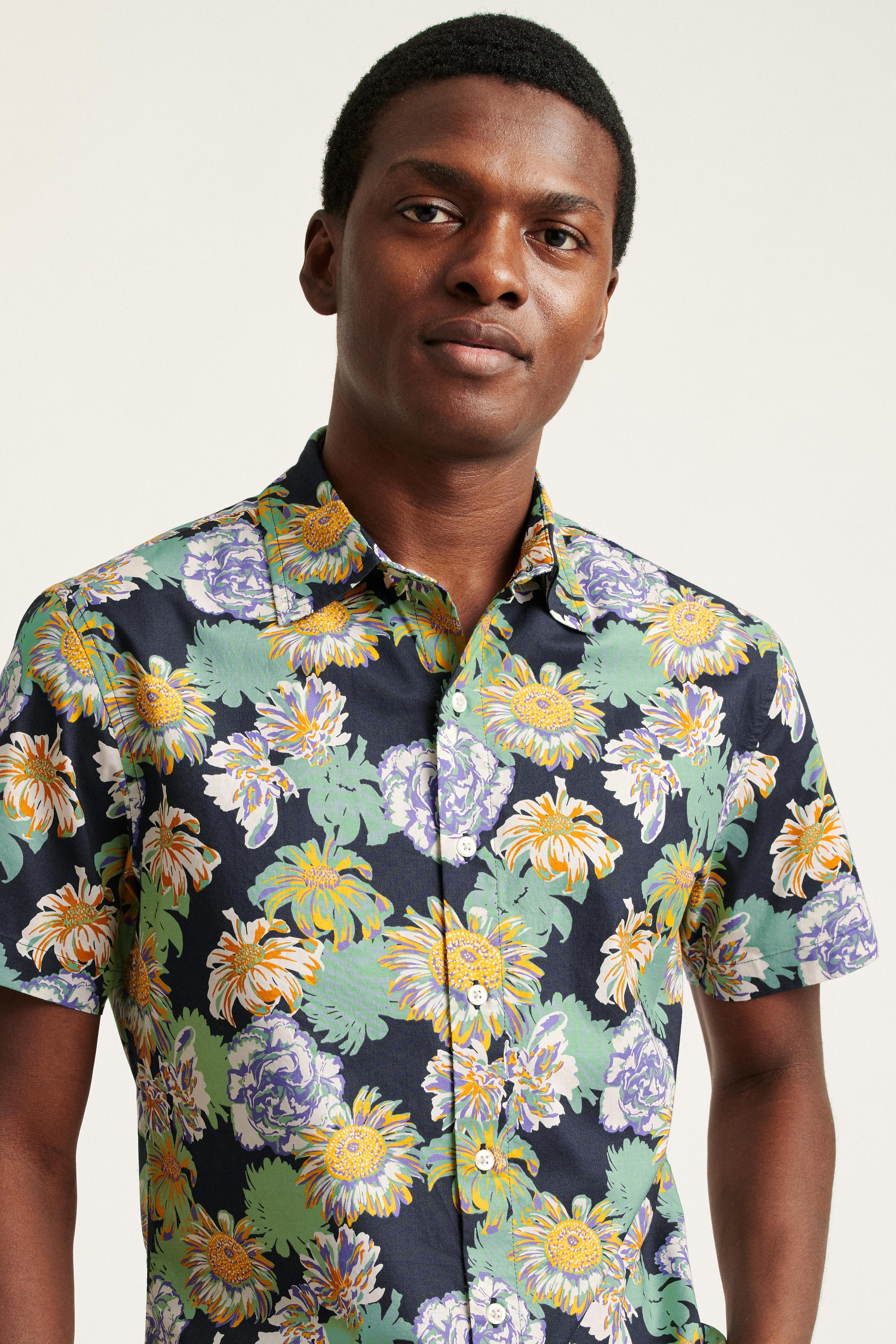 Riviera Short Sleeve Shirt Product Image