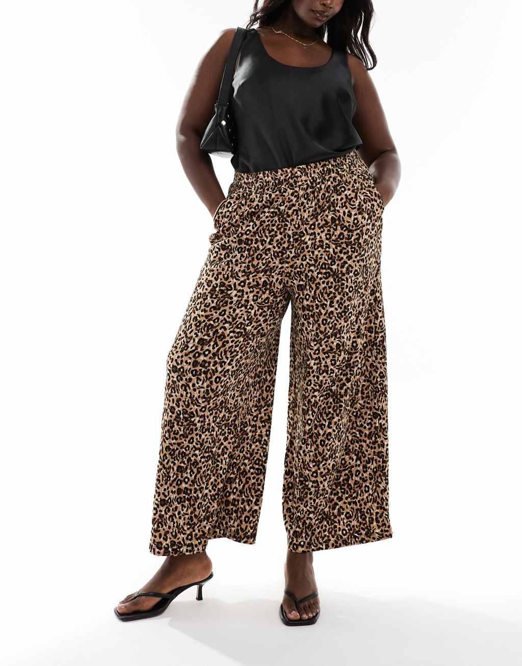 Yours wide leg pull on pants in leopard print Product Image