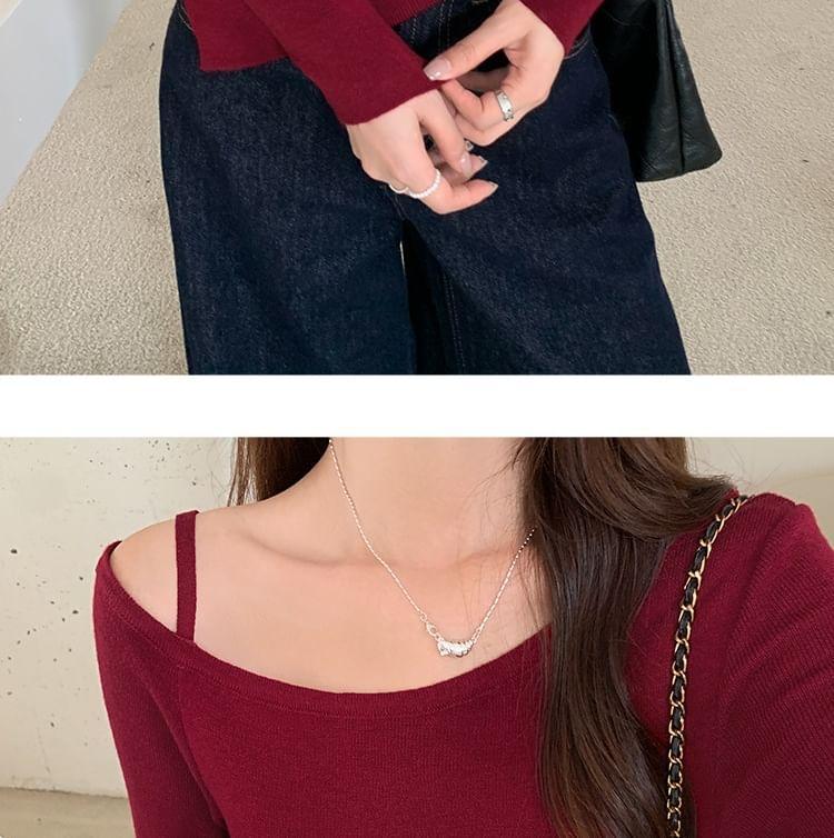 Long-Sleeve Cold Shoulder Plain Asymmetrical Ruched Crop Knit Top Product Image