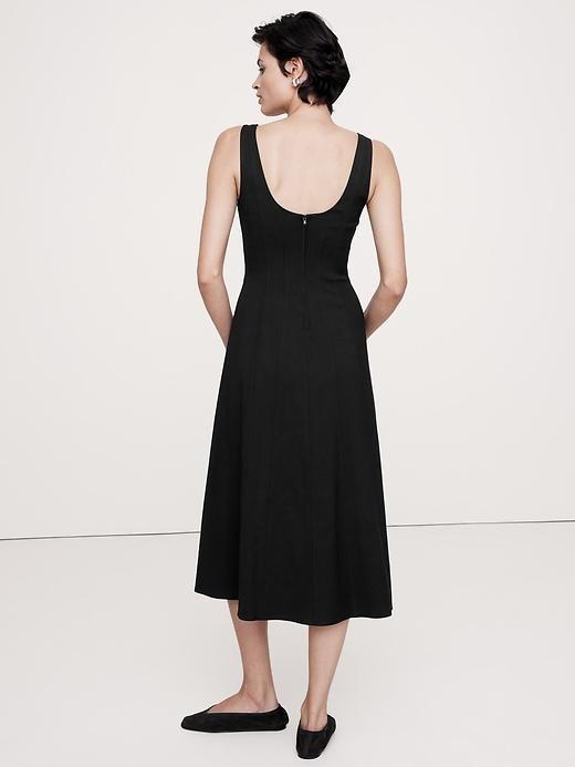 Crepe Scoop-Neck Midi Dress Product Image