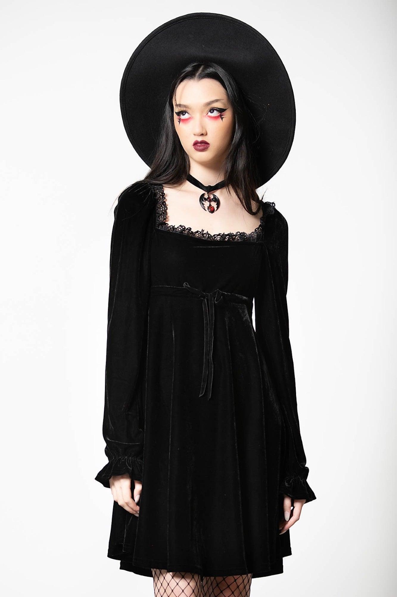 Imperia Long Sleeve Velvet Dress [B] Female Product Image