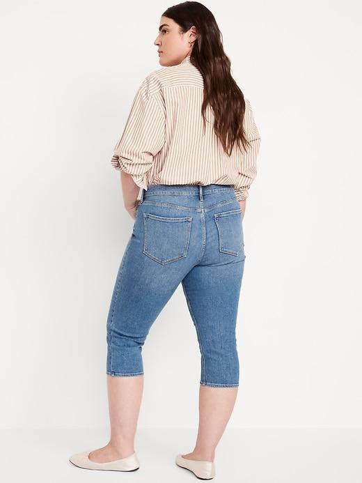 Mid-Rise Wow Capri Jeans Product Image