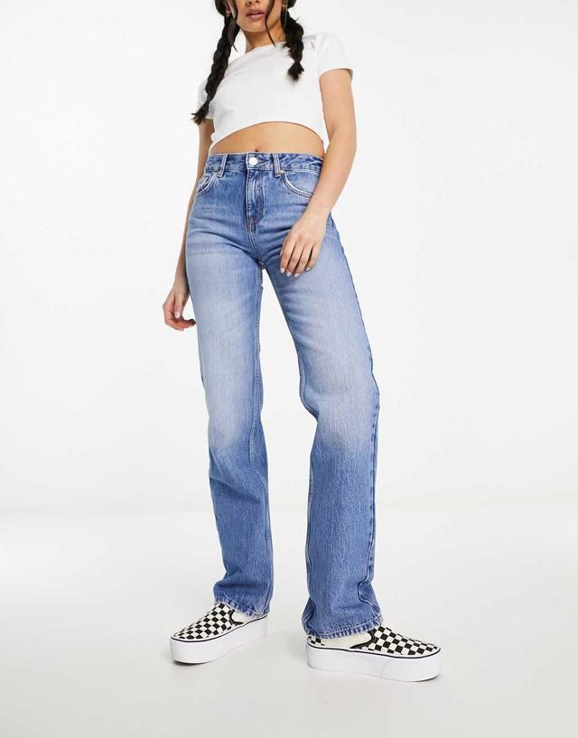 Pull&Bear mid rise straight leg jeans in mid blue Product Image