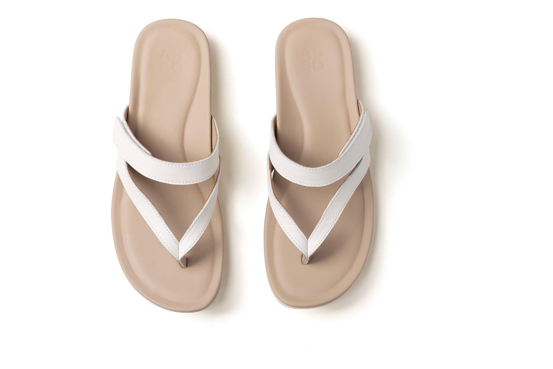 Oasis Thong Sandal Metatarsal Female Product Image