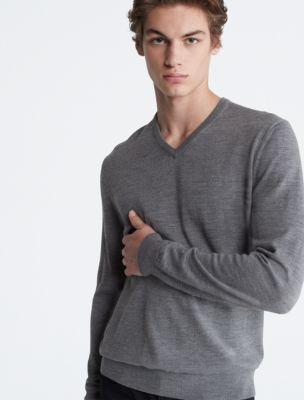 Extra Fine Merino Wool Blend V-Neck Sweater Product Image