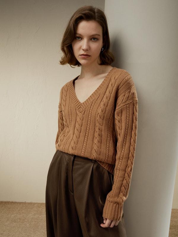 Cable-Knit Wool-Cashmere Blend Sweater Product Image