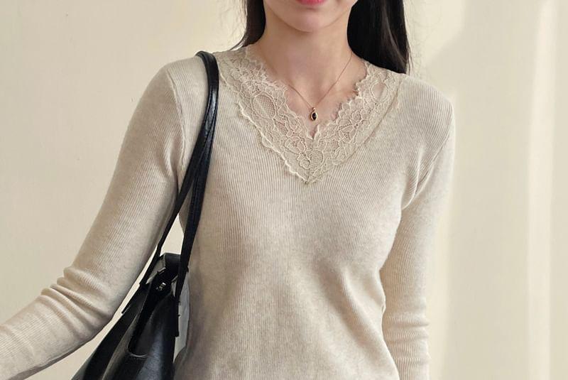 Long-Sleeve V-Neck Plain Lace Panel Lettuce Edge Knit Top Product Image