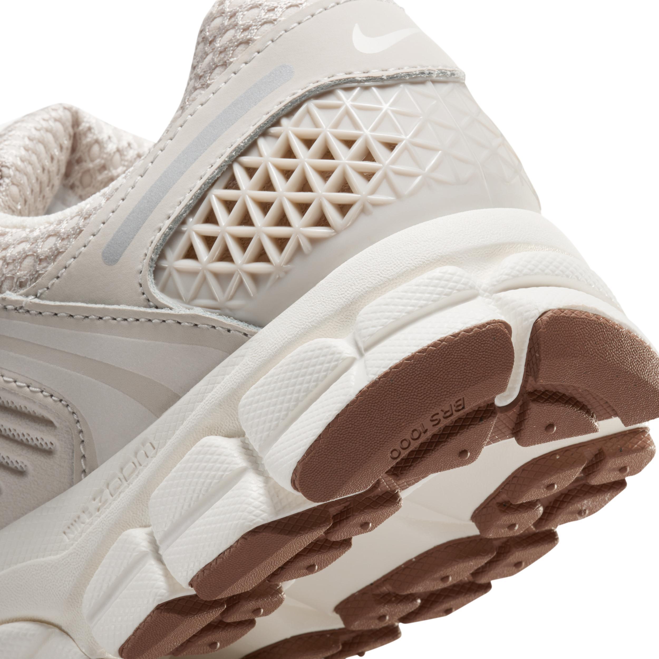 Nike Women's Zoom Vomero 5 Shoes Product Image