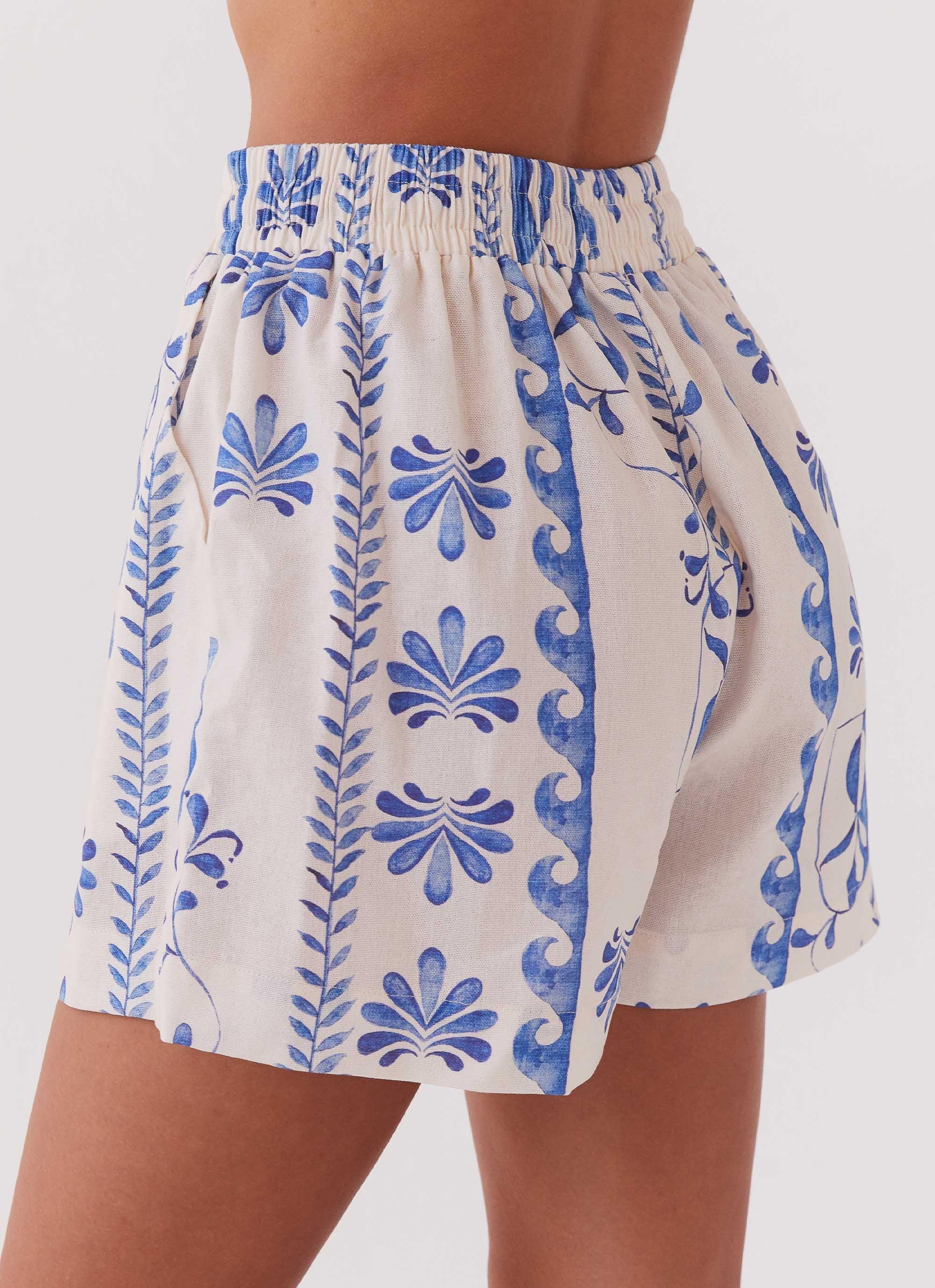 Sweet Relief Linen Shorts - Floral Wave Product Image