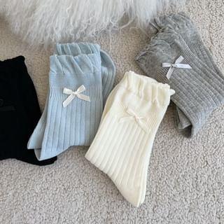 Ribbon Accent Plain Crew Socks Product Image